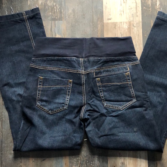 BOGO free Thyme maternity jeans size small - Picture 2 of 3